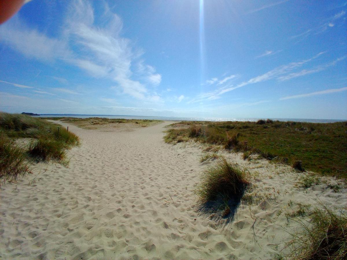 Gite Les Trefles Proche De La Plage En Baie Du Mont St Michel Carolles Exterior photo